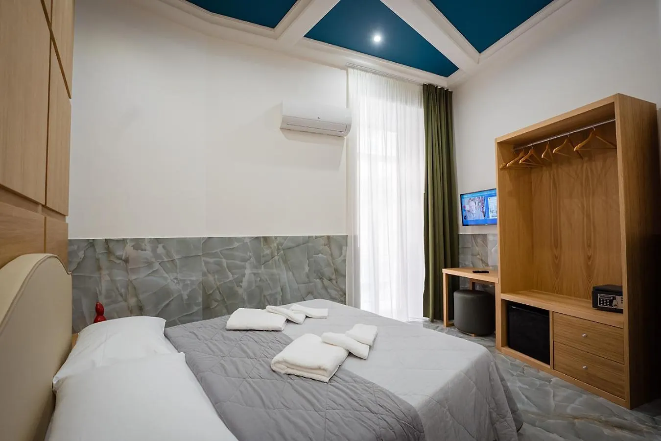 Greros H. Rooms Napoli Centro By Clapa Group Dislocated Hospitality 0*, Naples